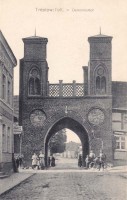 /album/strassen-und-platze/demminer-tor-7-blick-stadtauswarts-1925-ca-sw-web-jpg/